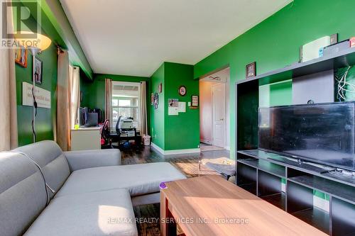 80 Flamingo Crescent, Brampton, ON - Indoor Photo Showing Living Room