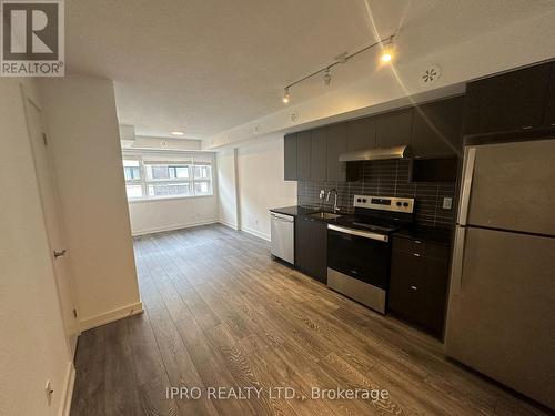 1139 Cooke Boulevard N, Burlington, ON - Indoor Photo Showing Kitchen With Stainless Steel Kitchen