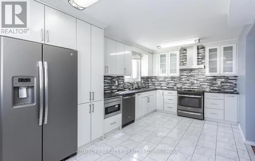 Upper - 1 Hunters Cove Court, Brampton, ON - Indoor Photo Showing Kitchen With Upgraded Kitchen