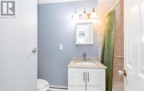 Upper - 1 Hunters Cove Court, Brampton, ON - Indoor Photo Showing Bathroom