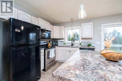 819 County Rd 9 Road, Greater Napanee, ON - Indoor Photo Showing Kitchen With Double Sink