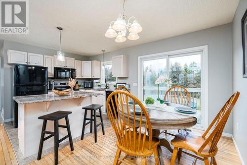 819 County Rd 9 Road, Greater Napanee, ON - Indoor Photo Showing Dining Room