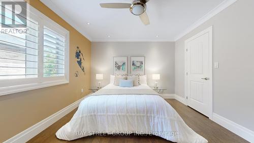 208 John Frederick Drive, Hamilton, ON - Indoor Photo Showing Bedroom