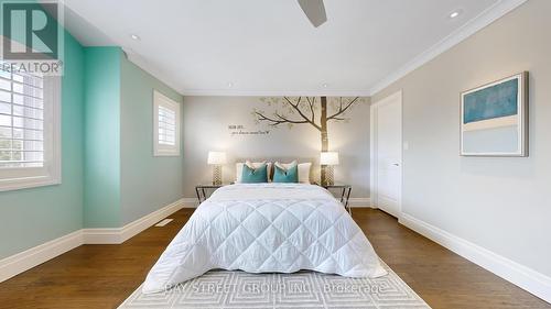 208 John Frederick Drive, Hamilton, ON - Indoor Photo Showing Bedroom