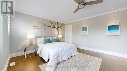 208 John Frederick Drive, Hamilton, ON - Indoor Photo Showing Bedroom