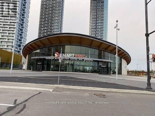 3809 - 898 Portage Parkway, Vaughan, ON - Outdoor