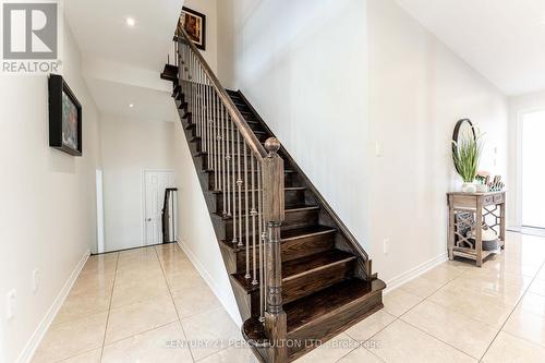 27 Heron Hollow Avenue, Richmond Hill, ON - Indoor Photo Showing Other Room