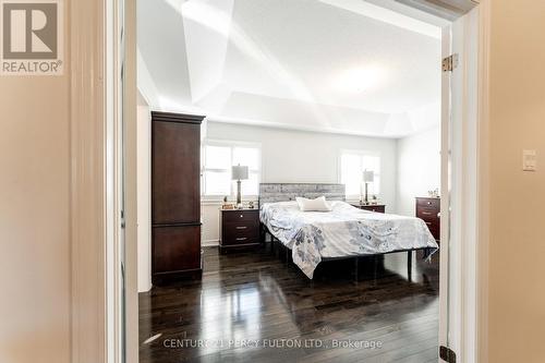 27 Heron Hollow Avenue, Richmond Hill, ON - Indoor Photo Showing Bedroom