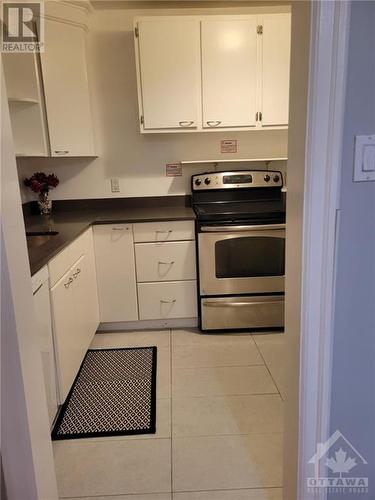 391 Greenwood Avenue, Ottawa, ON - Indoor Photo Showing Kitchen