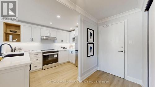 1203 - 11 Townsgate Drive, Vaughan, ON - Indoor Photo Showing Kitchen