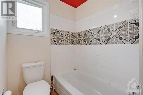 12F Larkshire Lane, Nepean, ON - Indoor Photo Showing Bathroom