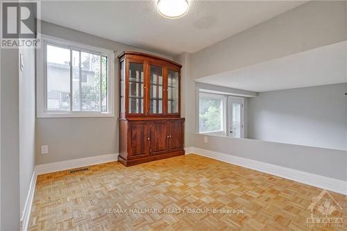 12F Larkshire Lane, Ottawa, ON - Indoor Photo Showing Other Room