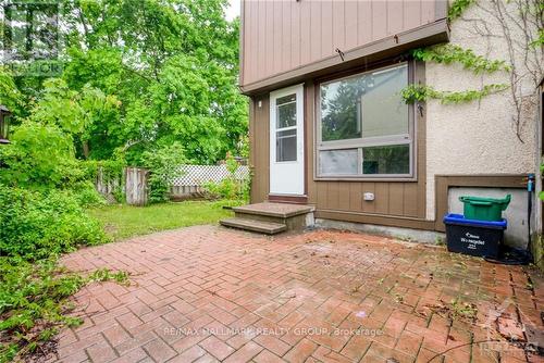 12F Larkshire Lane, Ottawa, ON - Outdoor