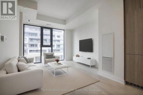 416 - 840 St Clair Avenue W, Toronto, ON - Indoor Photo Showing Living Room