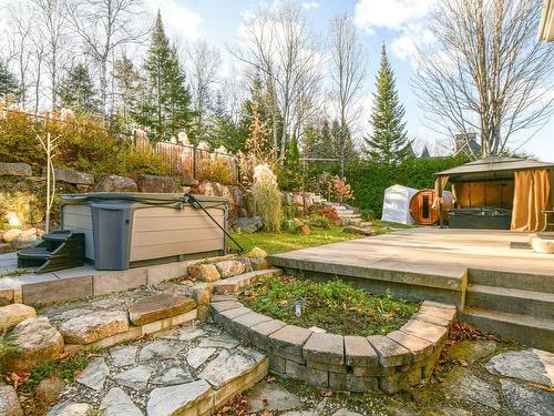 Terrasse - 45 Ch. Des Amarantes, Sainte-Anne-Des-Lacs, QC - Outdoor With Backyard