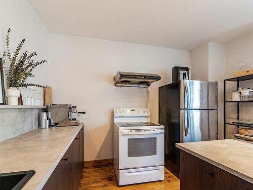 Kitchen - 6880 Rue Jogues, Montréal (Le Sud-Ouest), QC - Indoor Photo Showing Kitchen