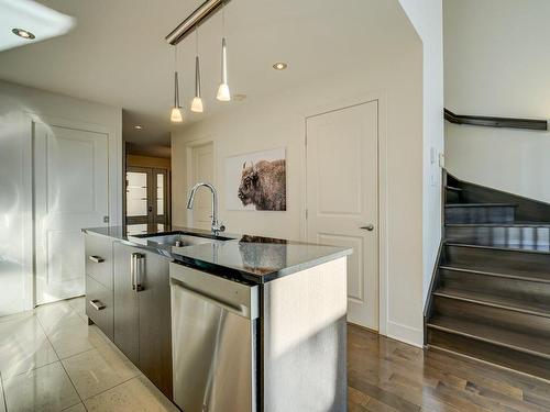 Cuisine - 303-195 Rue De Bagot, Bromont, QC - Indoor Photo Showing Kitchen With Upgraded Kitchen