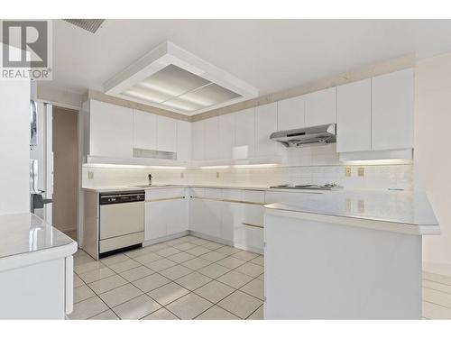 1201 738 Broughton Street, Vancouver, BC - Indoor Photo Showing Kitchen