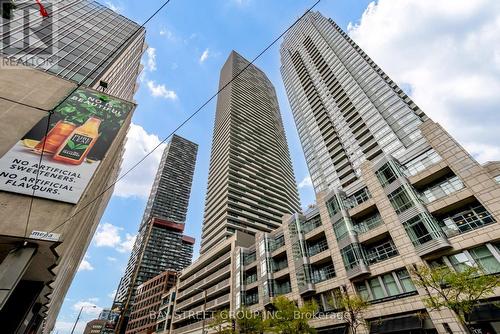 4206 - 2221 Yonge Street, Toronto, ON - Outdoor With Facade