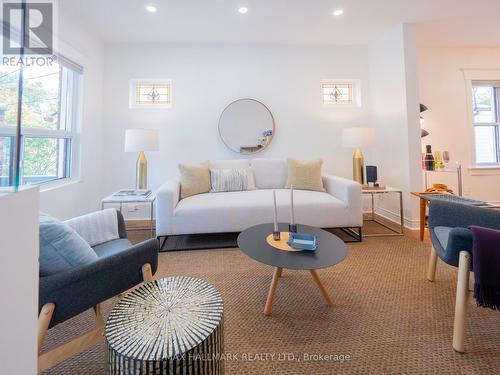 414 Jones Avenue, Toronto, ON - Indoor Photo Showing Living Room