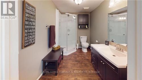 125 Griffith Wagner Road, North Algona Wilberforce, ON - Indoor Photo Showing Bathroom