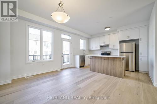 2 - 1210 Poppy Gardens, Oakville, ON - Indoor Photo Showing Kitchen