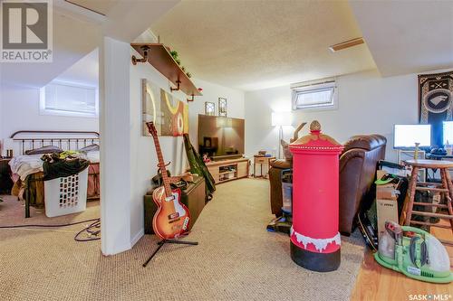 620 5Th Avenue N, Saskatoon, SK - Indoor