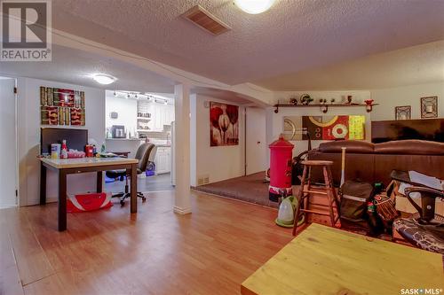 620 5Th Avenue N, Saskatoon, SK - Indoor