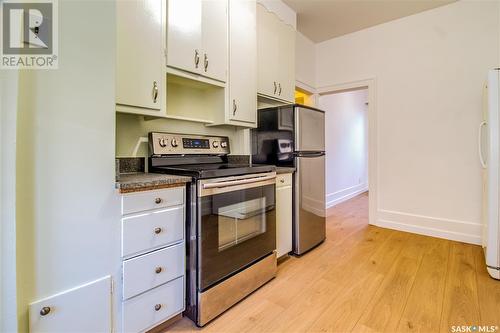 620 5Th Avenue N, Saskatoon, SK - Indoor Photo Showing Kitchen