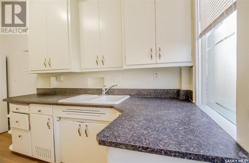 620 5Th Avenue N, Saskatoon, SK - Indoor Photo Showing Kitchen