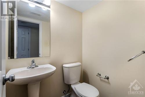 135 Bluestone Private Unit#2, Ottawa, ON - Indoor Photo Showing Bathroom