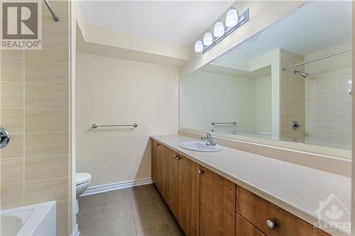 135 Bluestone Private Unit#2, Ottawa, ON - Indoor Photo Showing Bathroom