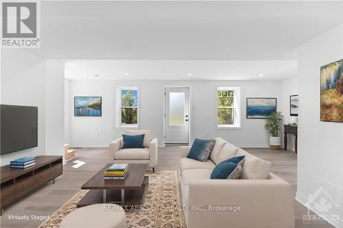 5084 Canon Smith Drive, Ottawa, ON - Indoor Photo Showing Living Room