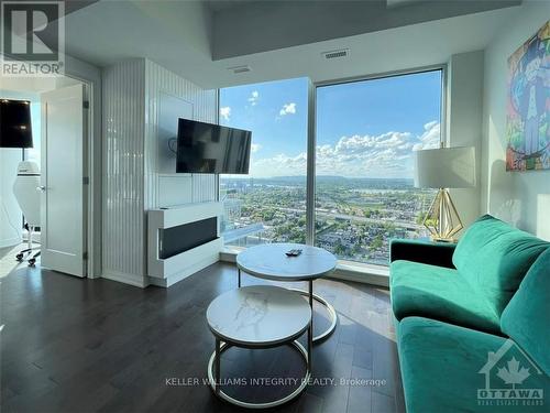 3302 - 805 Carling Avenue, Ottawa, ON - Indoor Photo Showing Living Room