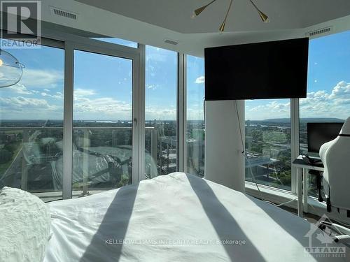 3302 - 805 Carling Avenue, Ottawa, ON - Indoor Photo Showing Bedroom