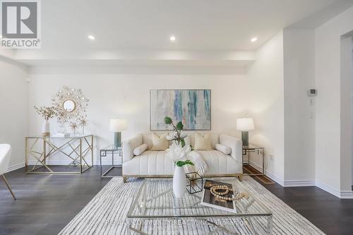 1009 Dragonfly Avenue, Pickering, ON - Indoor Photo Showing Living Room