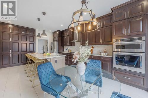 1009 Dragonfly Avenue, Pickering, ON - Indoor Photo Showing Kitchen With Upgraded Kitchen