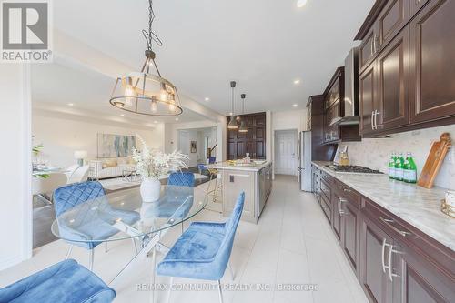 1009 Dragonfly Avenue, Pickering, ON - Indoor Photo Showing Kitchen With Upgraded Kitchen