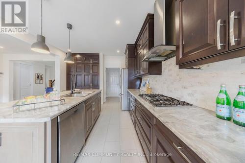 1009 Dragonfly Avenue, Pickering, ON - Indoor Photo Showing Kitchen With Upgraded Kitchen