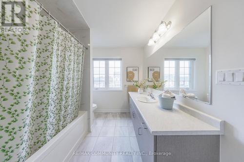 1009 Dragonfly Avenue, Pickering, ON - Indoor Photo Showing Bathroom