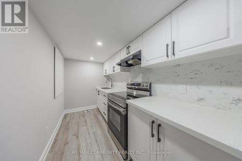 1009 Dragonfly Avenue, Pickering, ON - Indoor Photo Showing Kitchen