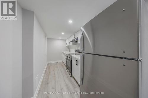 1009 Dragonfly Avenue, Pickering, ON - Indoor Photo Showing Kitchen