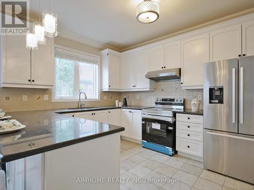 98 Ames Crescent, Aurora, ON - Indoor Photo Showing Kitchen