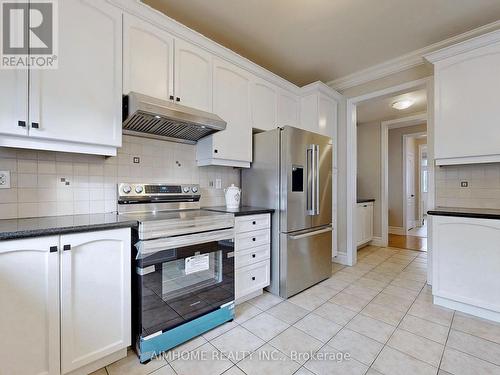 98 Ames Crescent, Aurora, ON - Indoor Photo Showing Kitchen