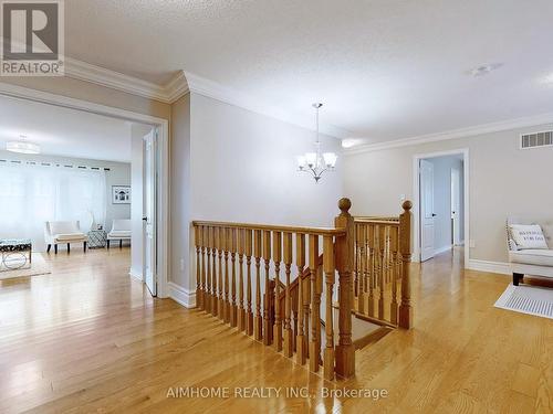 98 Ames Crescent, Aurora, ON - Indoor Photo Showing Other Room