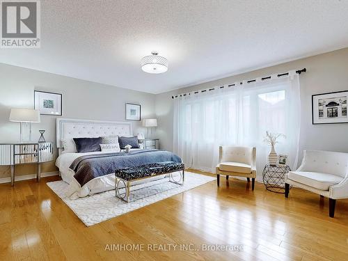 98 Ames Crescent, Aurora, ON - Indoor Photo Showing Bedroom