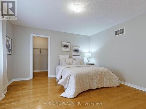 98 Ames Crescent, Aurora, ON - Indoor Photo Showing Bedroom