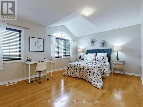 98 Ames Crescent, Aurora, ON - Indoor Photo Showing Bedroom