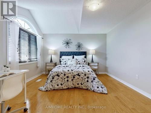 98 Ames Crescent, Aurora, ON - Indoor Photo Showing Bedroom