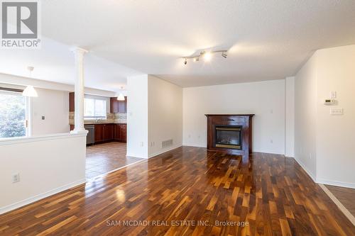 3091 Turbine Crescent, Mississauga, ON - Indoor Photo Showing Living Room With Fireplace